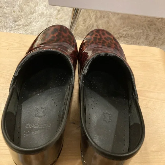 Dansko Shoes Red Leopard. Excellent condition - Picture 9 of 10
